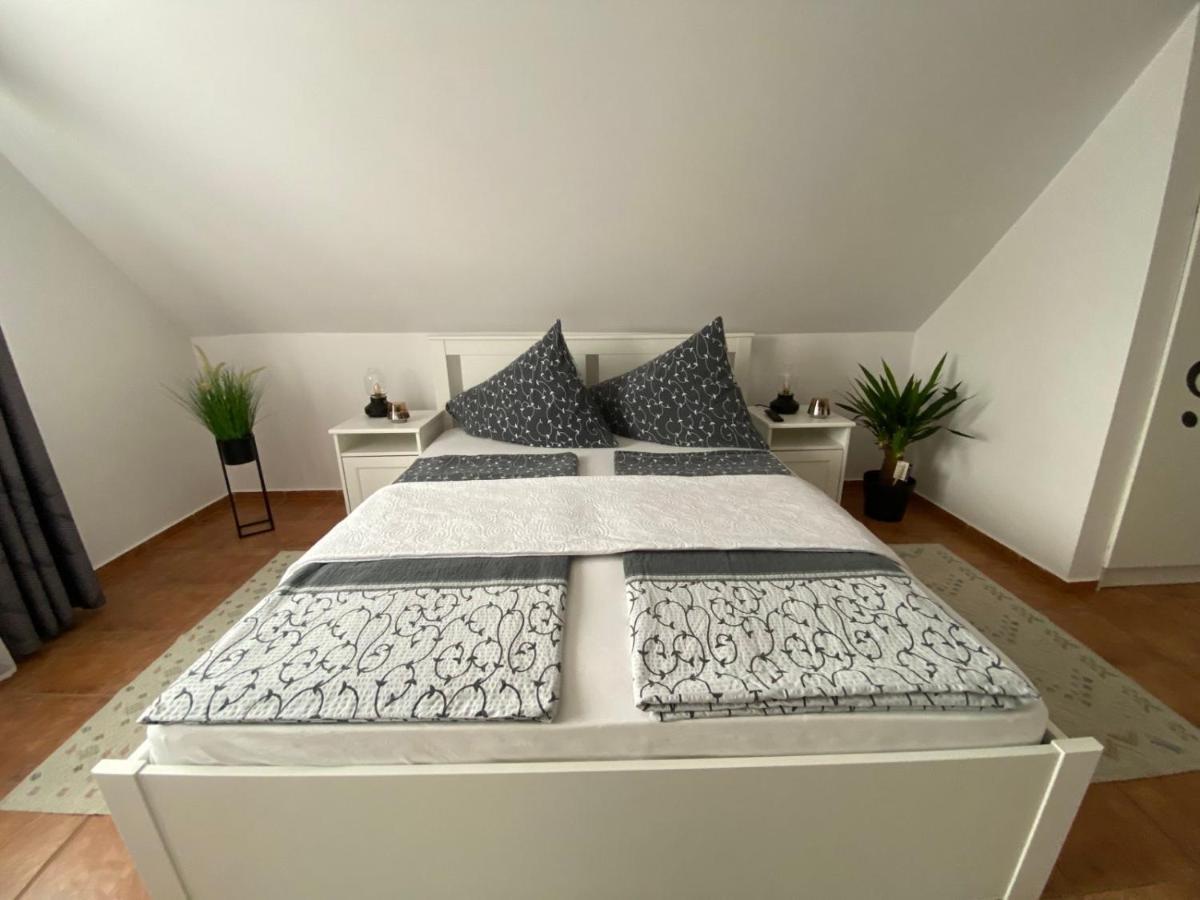 Munkacsy Apartmanok Balatonfenyves Exteriör bild