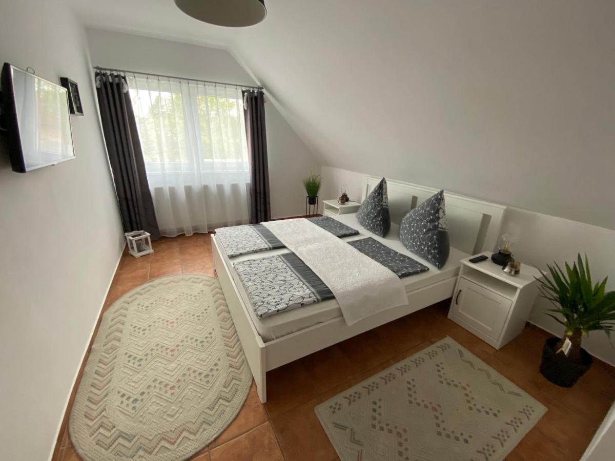 Munkacsy Apartmanok Balatonfenyves Exteriör bild