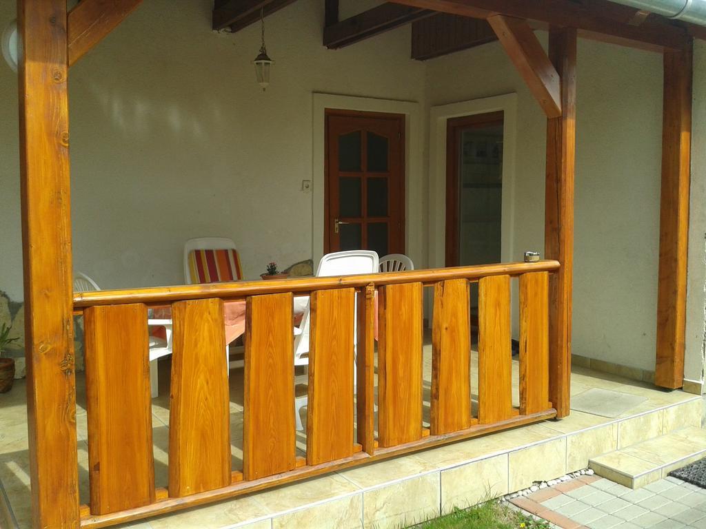 Munkacsy Apartmanok Balatonfenyves Exteriör bild
